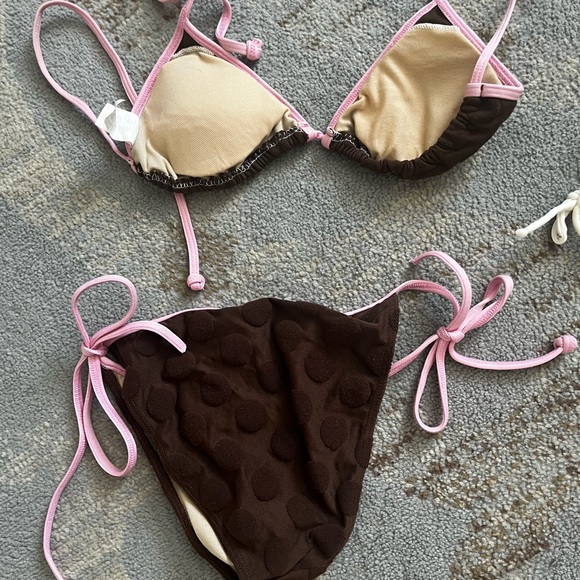 Two string bikinis - Picture 7 of 7